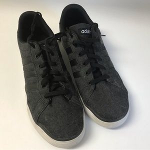 Adidas casual tennis shoe